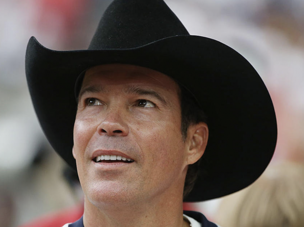 Clay Walker Performs “right Now” at Grand Ole Opry