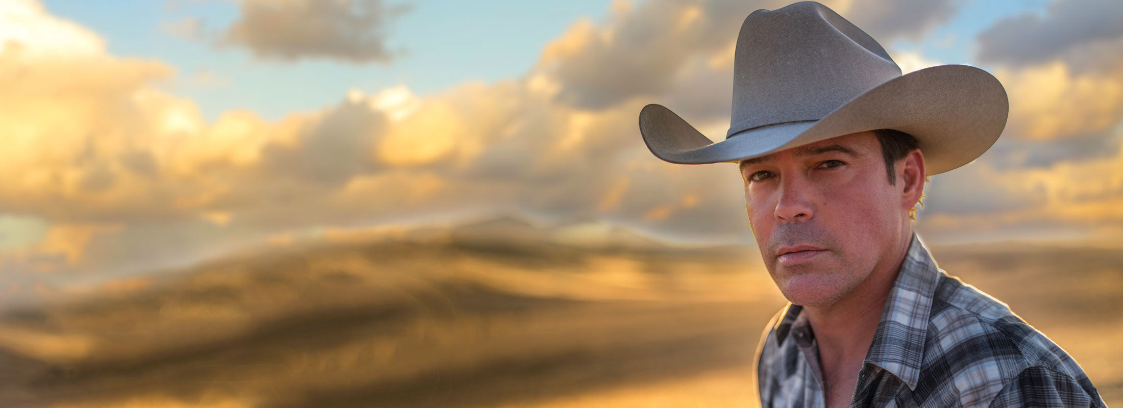 Clay Walker in a cowboy hat